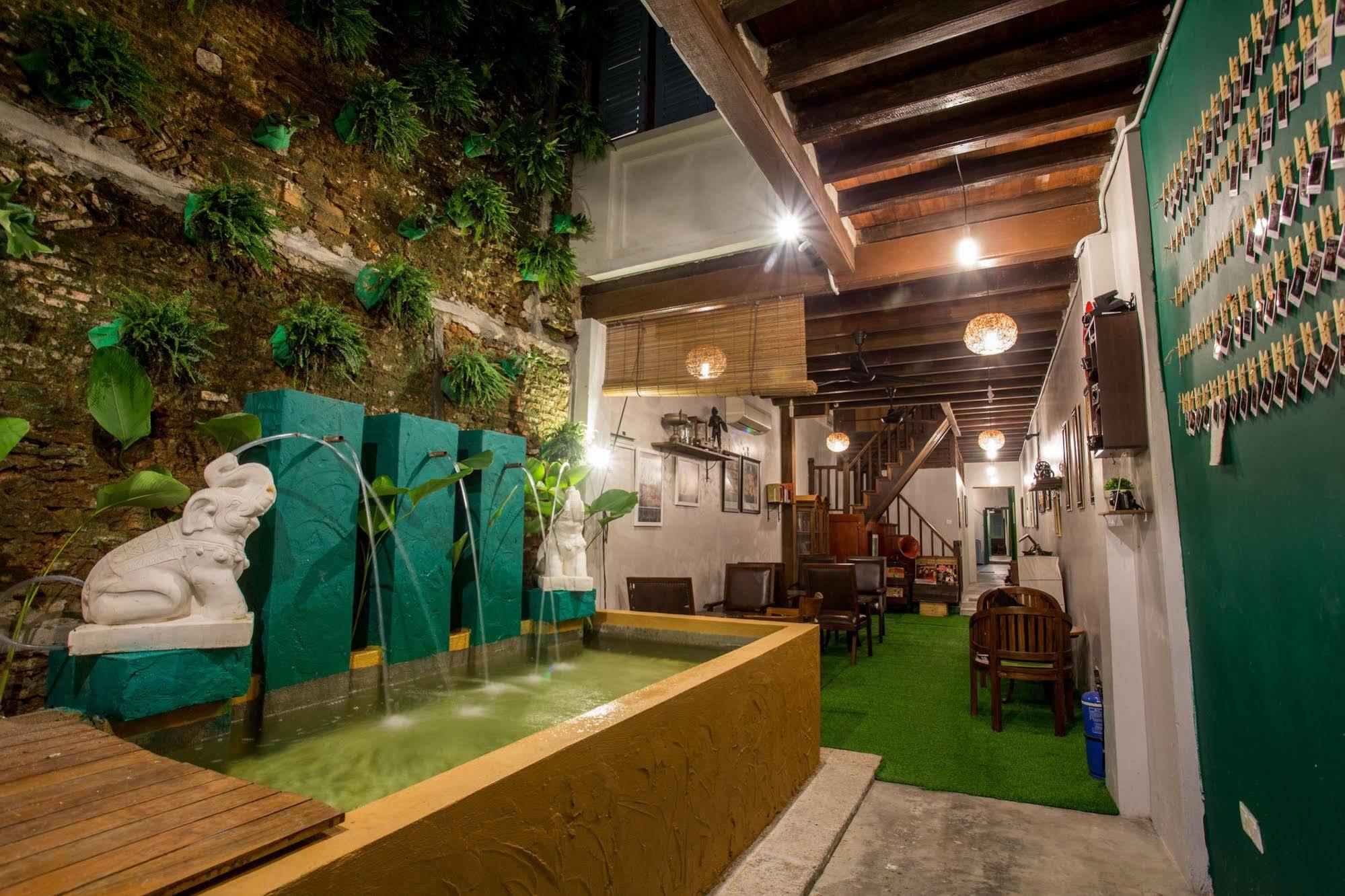 Lang Hoose Hotel George Town Bagian luar foto